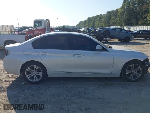 ✅ 2016 BMW 3 Series 328i • VIN: WBA8E9G5XGNT42754 • Лот: 43292950. Опубликован ранее на IAAI с пробегом 149 365 миль. Бесплатный доступ к архиву аукционных продаж из США и подробный отчёт об истории автомобиля на DreamBid. Изображение 14.