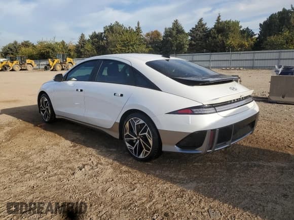 ✅ 2024 Hyundai Ioniq 6 SEL • VIN: KMHM34AC5RA080570 • Лот: 84805475. Опубликован ранее на Copart с пробегом 6 545 миль. Бесплатный доступ к архиву аукционных продаж из США и подробный отчёт об истории автомобиля на DreamBid. Изображение 2.