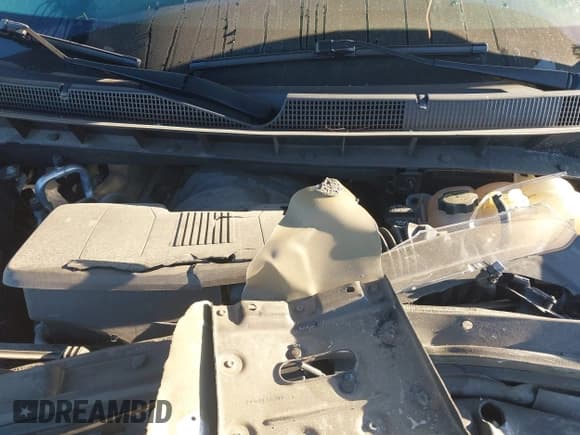 ✅ 2019 Chevrolet Silverado 1500 LT • VIN: 1GCUYDED4KZ136983 • Lot: 43057619. Wystawiony na IAAI z przebiegiem 91 824 mil. Bezpłatny archiwum sprzedaży aukcyjnych z USA i szczegółowy raport historii pojazdu na DreamBid. Zdjęcie 10.