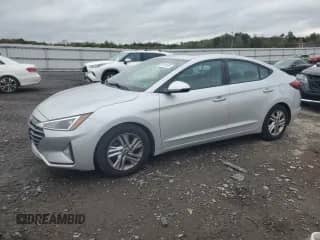2019 Hyundai Elantra Limited z VIN 5NPD84LF6KH465552, wystawiony jako Copart lot #82418185 z przebiegiem 189 691 mil mil oraz Czysty tytuł • Clean title. Historia ofert i sprzedaży dostępna na DreamBid. Obrazek 1.