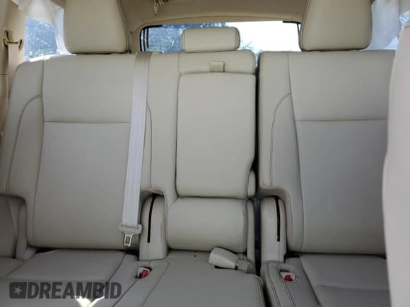 ✅ 2017 Toyota Highlander Hybrid XLE • VIN: 5TDJGRFH0HS033641 • Lot: 62172615. Listed on Copart with 56,517 mi. Free auction sales archive from the USA and detailed vehicle history report at DreamBid. Image 10.