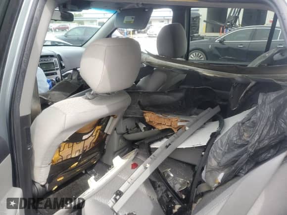 ✅ 2009 Hyundai Santa Fe GLS • VIN: 5NMSG13D89H328272 • Лот: 73031684. Размещён на Copart с пробегом 210 275 миль миль. Получите бесплатный доступ к архиву аукционных продаж из США и посмотрите подробный отчёт об истории автомобиля на DreamBid. Изображение 13.