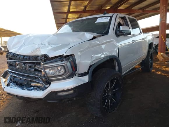 ✅ 2017 GMC Sierra 1500 SLE • VIN: 3GTP1MEC3HG125359 • Lot: 43314024. Wystawiony na IAAI z przebiegiem 87 200 mil. Bezpłatny archiwum sprzedaży aukcyjnych z USA i szczegółowy raport historii pojazdu na DreamBid. Zdjęcie 17.