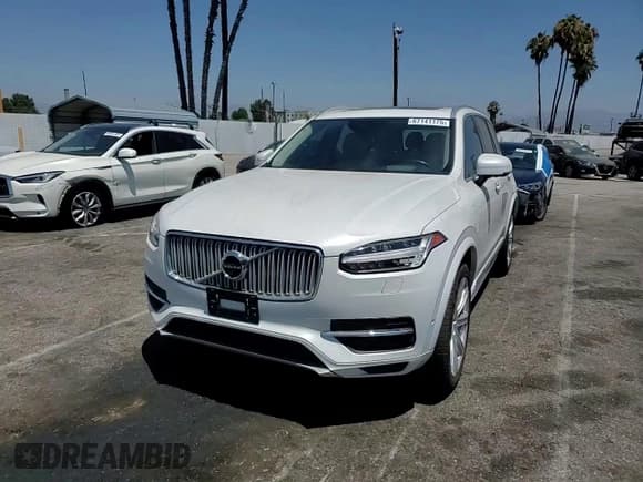 ✅ 2016 Volvo XC90 T8 Inscription • VIN: YV4BC0PL5G1055223 • Лот: 67141175. Опубликован ранее на Copart с пробегом 111 176 миль. Бесплатный доступ к архиву аукционных продаж из США и подробный отчёт об истории автомобиля на DreamBid. Изображение 14.