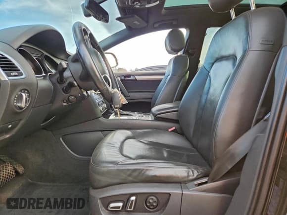 ✅ 2014 Audi Q7 Prestige • VIN: WA1WMAFE5ED012775 • Lot: 95211425. Listed on Copart with 231,967 mi. Free auction sales archive from the USA and detailed vehicle history report at DreamBid. Image 7.