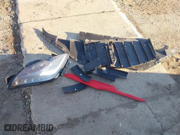 ✅ 2015 Chevrolet Corvette Z06 3LZ • VIN: 1G1YU2D62F5607250 • Lot: 43440306. Listed on IAAI with 17,680 mi. Free auction sales archive from the USA and detailed vehicle history report at DreamBid. Image 12.