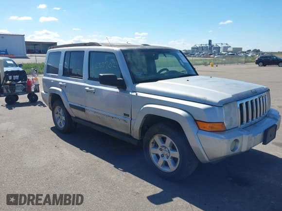 ✅ 2007 Jeep Commander Sport • VIN: 1J8HG48P47C621413 • Lot: 43263702. Wystawiony na IAAI z przebiegiem 185 469 mil. Bezpłatny archiwum sprzedaży aukcyjnych z USA i szczegółowy raport historii pojazdu na DreamBid. Zdjęcie 1.