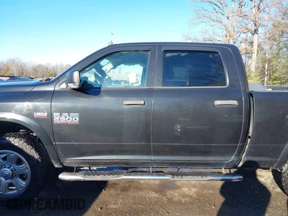 ✅ 2016 Ram 2500 SLT • VIN: 3C6UR5DJ4GG244805 • Lot: 43813913. Wystawiony na IAAI z przebiegiem 45 201 mil. Bezpłatny archiwum sprzedaży aukcyjnych z USA i szczegółowy raport historii pojazdu na DreamBid. Zdjęcie 14.