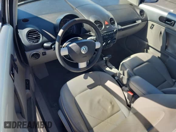 ✅ 2007 Volkswagen Beetle • VIN: 3VWEW31C57M508502 • Лот: 71842205. Опубликован ранее на Copart с пробегом 63 627 миль. Бесплатный доступ к архиву аукционных продаж из США и подробный отчёт об истории автомобиля на DreamBid. Изображение 8.