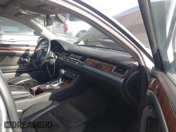 ✅ 2006 Audi A8 4.2L • VIN: WAULL44E16N024172 • Lot: 41773511. Wystawiony na IAAI z przebiegiem 136 917 mil. Bezpłatny archiwum sprzedaży aukcyjnych z USA i szczegółowy raport historii pojazdu na DreamBid. Zdjęcie 5.