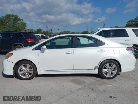 ✅ 2011 Lexus HS 250h • VIN: JTHBB1BA2B2045655 • Lot: 42021780. Listed on IAAI with 279,594 mi. Free auction sales archive from the USA and detailed vehicle history report at DreamBid. Image 14.