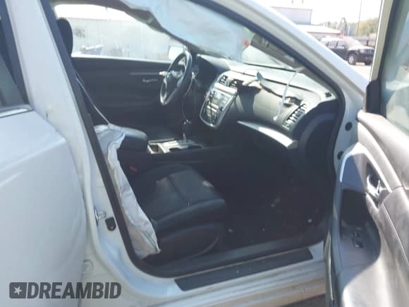 ✅ 2017 Nissan Altima SV • VIN: 1N4AL3AP8HC287631 • Lot: 43368382. Listed on IAAI with 148,004 mi. Free auction sales archive from the USA and detailed vehicle history report at DreamBid. Image 5.