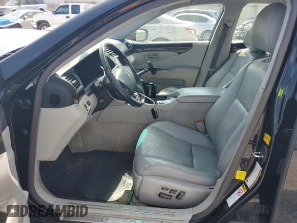 ✅ 2012 Lexus LS 460 • VIN: JTHBL5EF9C5113431 • Лот: 69570125. Опубликован ранее на Copart с пробегом 140 682 миль. Бесплатный доступ к архиву аукционных продаж из США и подробный отчёт об истории автомобиля на DreamBid. Изображение 7.