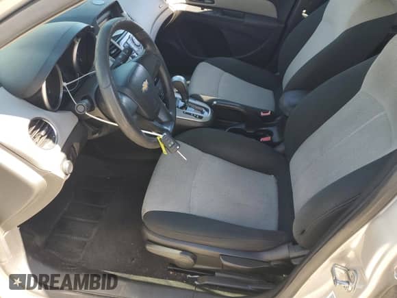 2011 Chevrolet Cruze LS z VIN 1G1PC5SHXB7190124, wystawiony jako Copart lot #86492495 z przebiegiem 226 942 mil mil oraz Szkoda całkowita • Salvage title. Historia ofert i sprzedaży dostępna na DreamBid. Obrazek 7.