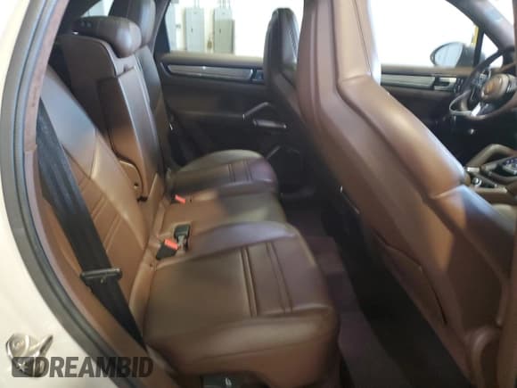 ✅ 2022 Porsche Cayenne Turbo • VIN: WP1AF2AY1NDA44445 • Lot: 70694245. Listed on Copart with 46,520 mi. Free auction sales archive from the USA and detailed vehicle history report at DreamBid. Image 11.