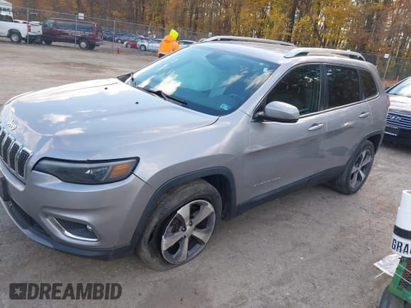 ✅ 2020 Jeep Cherokee Limited • VIN: 1C4PJMDX5LD597038 • Lot: 43678492. Wystawiony na IAAI z przebiegiem 152 280 mil. Bezpłatny archiwum sprzedaży aukcyjnych z USA i szczegółowy raport historii pojazdu na DreamBid. Zdjęcie 2.