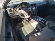 ✅ 2013 Dodge Challenger SXT • VIN: 2C3CDYAG1DH691640 • Lot: 77842744. Wystawiony na Copart z przebiegiem 181 343 mil. Bezpłatny archiwum sprzedaży aukcyjnych z USA i szczegółowy raport historii pojazdu na DreamBid. Zdjęcie 8.