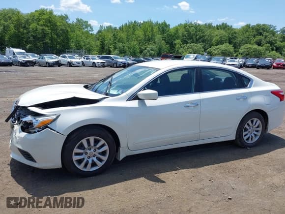 ✅ 2017 Nissan Altima SR • VIN: 1N4AL3AP0HC137206 • Лот: 42399716. Опубликован ранее на IAAI с пробегом 54 708 миль. Бесплатный доступ к архиву аукционных продаж из США и подробный отчёт об истории автомобиля на DreamBid. Изображение 17.