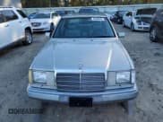 ✅ 1993 Mercedes-Benz E 320 • VIN: WDBEA32E9PB936886 • Lot: 86800894. Wystawiony na Copart z przebiegiem 115 217 mil. Bezpłatny archiwum sprzedaży aukcyjnych z USA i szczegółowy raport historii pojazdu na DreamBid. Zdjęcie 5.