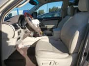 ✅ 2011 Lexus GX 460 Premium • VIN: JTJJM7FX9B5022393 • Lot: 92186635. Wystawiony na Copart z przebiegiem 135 842 mil. Bezpłatny archiwum sprzedaży aukcyjnych z USA i szczegółowy raport historii pojazdu na DreamBid. Zdjęcie 7.