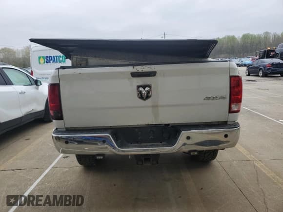 ✅ 2017 Ram 2500 Tradesman • VIN: 3C6UR5HL9HG581757 • Lot: 52908195. Wystawiony na Copart z przebiegiem 263 309 mil. Bezpłatny archiwum sprzedaży aukcyjnych z USA i szczegółowy raport historii pojazdu na DreamBid. Zdjęcie 6.