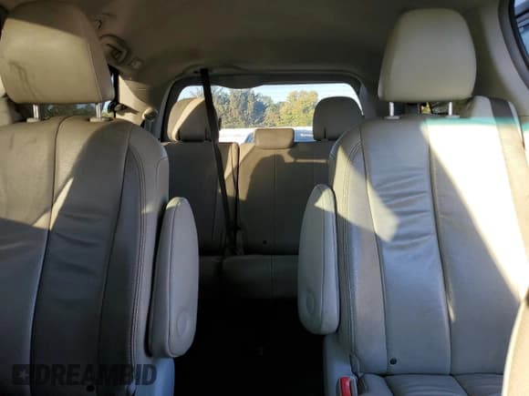 ✅ 2014 Toyota Sienna Limited • VIN: 5TDDK3DC0ES072855 • Лот: 82176675. Опубликован ранее на Copart с пробегом 173 708 миль. Бесплатный доступ к архиву аукционных продаж из США и подробный отчёт об истории автомобиля на DreamBid. Изображение 10.