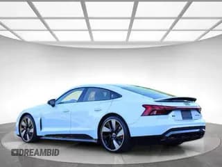 ✅ 2022 Audi RS e-tron GT • VIN: WAUBHBFWXN7904782 • Lot: 89431515. Wystawiony na Copart z przebiegiem 1 134 mil. Bezpłatny archiwum sprzedaży aukcyjnych z USA i szczegółowy raport historii pojazdu na DreamBid. Zdjęcie 3.