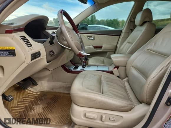 ✅ 2006 Hyundai Azera SE • VIN: KMHFC46F36A121950 • Lot: 71303815. Listed on Copart with 125,217 mi. Free auction sales archive from the USA and detailed vehicle history report at DreamBid. Image 7.