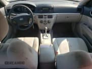 ✅ 2008 Hyundai Sonata GLS • VIN: 5NPET46C18H334526 • Лот: 70719874. Опубликован ранее на Copart с пробегом 178 017 миль. Бесплатный доступ к архиву аукционных продаж из США и подробный отчёт об истории автомобиля на DreamBid. Изображение 8.