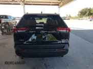 ✅ 2023 Toyota RAV4 XLE • VIN: 2T3W1RFVXPC223877 • Lot: 43565692. Wystawiony na IAAI z przebiegiem 35 435 mil. Bezpłatny archiwum sprzedaży aukcyjnych z USA i szczegółowy raport historii pojazdu na DreamBid. Zdjęcie 16.