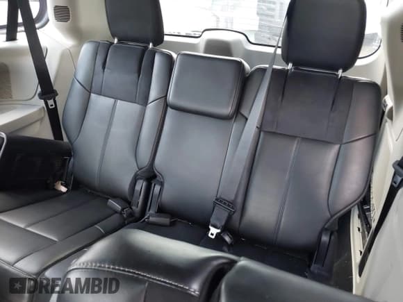 ✅ 2011 Chrysler Town & Country Limited • VIN: 2A4RR6DG9BR611543 • Lot: 43534489. Wystawiony na IAAI z przebiegiem 215 025 mil. Bezpłatny archiwum sprzedaży aukcyjnych z USA i szczegółowy raport historii pojazdu na DreamBid. Zdjęcie 12.