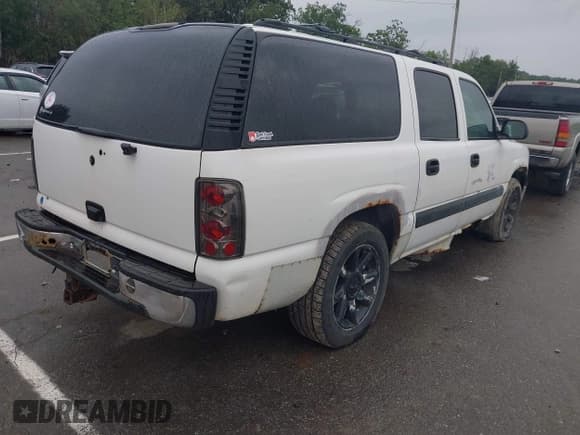 ✅ 2003 Chevrolet Suburban LS • VIN: 3GNFK16Z93G346023 • Лот: 42986722. Опубликован ранее на IAAI с пробегом 367 416 миль. Бесплатный доступ к архиву аукционных продаж из США и подробный отчёт об истории автомобиля на DreamBid. Изображение 4.