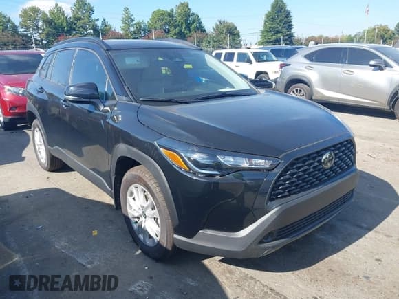 ✅ 2025 Toyota Corolla Cross LE • VIN: 7MUCAAAGXSV137870 • Lot: 43193415. Wystawiony na IAAI z przebiegiem 3 144 mil. Bezpłatny archiwum sprzedaży aukcyjnych z USA i szczegółowy raport historii pojazdu na DreamBid. Zdjęcie 1.