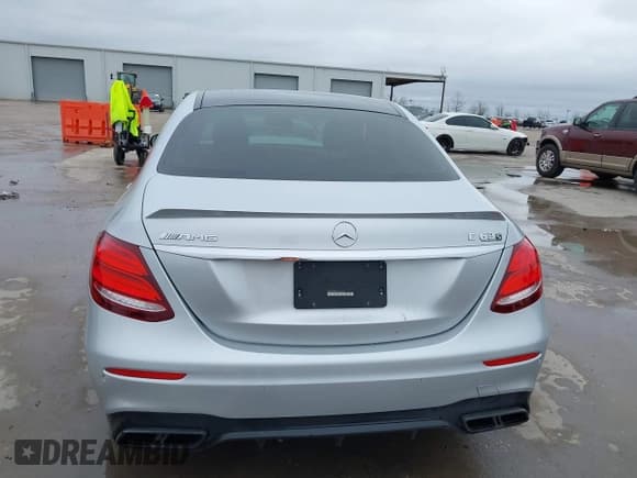 ✅ 2020 Mercedes-Benz E 63 S AMG • VIN: WDDZF8KB7LA743679 • Лот: 41552208. Опубликован ранее на IAAI с пробегом 30 574 миль. Бесплатный доступ к архиву аукционных продаж из США и подробный отчёт об истории автомобиля на DreamBid. Изображение 17.