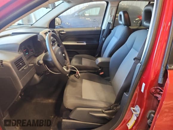 ✅ 2008 Jeep Compass Sport • VIN: 1J8FT47W28D705415 • Lot: 90346925. Listed on Copart with 129,817 mi. Free auction sales archive from the USA and detailed vehicle history report at DreamBid. Image 7.