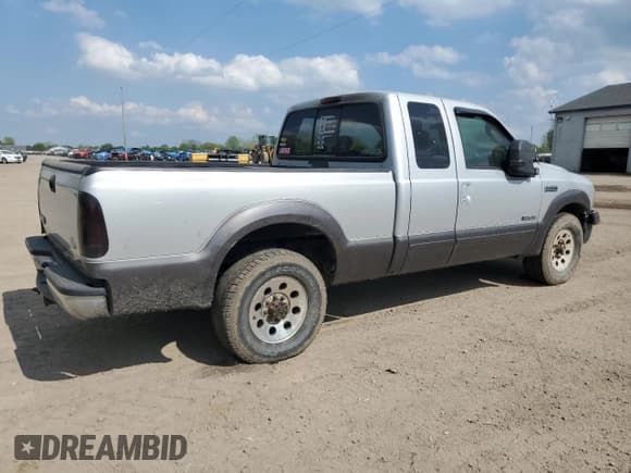 ✅ 2003 Ford F-250 XL • VIN: 1FTNX20P23EC69960 • Lot: 57313135. Listed on Copart with 239,863 mi. Free auction sales archive from the USA and detailed vehicle history report at DreamBid. Image 3.
