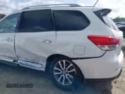 ✅ 2015 Nissan Pathfinder S • VIN: 5N1AR2MN1FC683292 • Lot: 41964246. Wystawiony na IAAI z przebiegiem 155 326 mil. Bezpłatny archiwum sprzedaży aukcyjnych z USA i szczegółowy raport historii pojazdu na DreamBid. Zdjęcie 6.