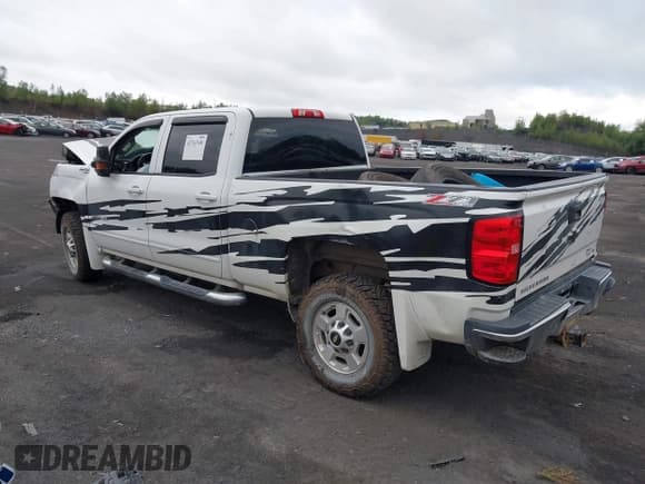 ✅ 2017 Chevrolet Silverado 2500HD LT • VIN: 1GC1KVEG7HF217930 • Lot: 42763106. Listed on IAAI with 110,239 mi. Free auction sales archive from the USA and detailed vehicle history report at DreamBid. Image 3.