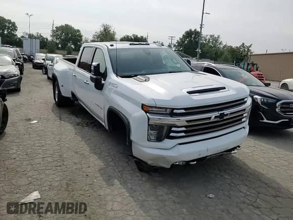 2021 Chevrolet Silverado 3500HD High Country z VIN 1GC4YVEY0MF246295, wystawiony jako Copart lot #70669874 z przebiegiem 134 097 mil mil oraz Szkoda całkowita • Salvage title. Historia ofert i sprzedaży dostępna na DreamBid. Obrazek 11.