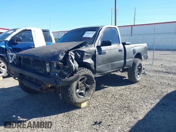 ✅ 1996 Toyota Tacoma • VIN: 4TAPM62N0TZ192501 • Lot: 43608510. Wystawiony na IAAI z przebiegiem 263 312 mil. Bezpłatny archiwum sprzedaży aukcyjnych z USA i szczegółowy raport historii pojazdu na DreamBid. Zdjęcie 2.