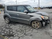 ✅ 2010 Kia Soul + • VIN: KNDJT2A20A7124401 • Lot: 91655335. Wystawiony na Copart z przebiegiem 121 445 mil. Bezpłatny archiwum sprzedaży aukcyjnych z USA i szczegółowy raport historii pojazdu na DreamBid. Zdjęcie 4.