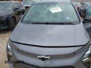 ✅ 2023 Chevrolet Bolt EV 2LT • VIN: 1G1FX6S00P4143404 • Lot: 42144152. Wystawiony na IAAI z przebiegiem 88 553 mil. Bezpłatny archiwum sprzedaży aukcyjnych z USA i szczegółowy raport historii pojazdu na DreamBid. Zdjęcie 10.