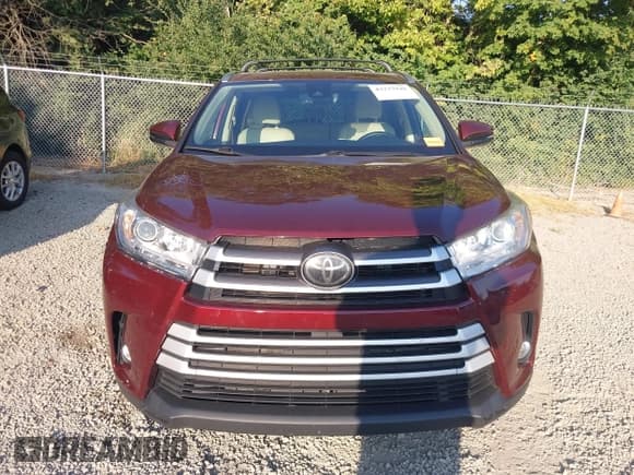 ✅ 2018 Toyota Highlander SE • VIN: 5TDJZRFH6JS809674 • Lot: 43237948. Listed on IAAI with 109,682 mi. Free auction sales archive from the USA and detailed vehicle history report at DreamBid. Image 12.
