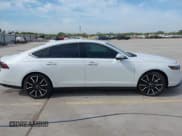 ✅ 2024 Honda Accord Touring • VIN: 1HGCY2F84RA067787 • Lot: 43327773. Wystawiony na IAAI z przebiegiem 7 305 mil. Bezpłatny archiwum sprzedaży aukcyjnych z USA i szczegółowy raport historii pojazdu na DreamBid. Zdjęcie 13.