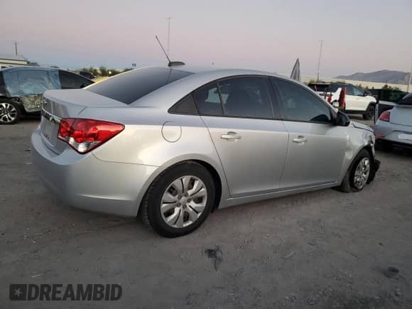 2016 Chevrolet Cruze LS с VIN 1G1PC5SH4G7182897, выставлен на аукционе Copart как лот 87116995 с пробегом 47 536 миль миль и Списание • Salvage title. История ставок и продаж доступна на DreamBid. Изображение 3.