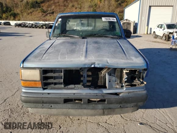 ✅ 1990 Ford Ranger Splash • VIN: 1FTCR10AXLUC22575 • Лот: 78696144. Опубликован ранее на Copart с пробегом 46 948 миль. Бесплатный доступ к архиву аукционных продаж из США и подробный отчёт об истории автомобиля на DreamBid. Изображение 5.