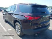 ✅ 2022 Chevrolet Traverse LT • VIN: 1GNEVHKW1NJ123001 • Lot: 42672210. Wystawiony na IAAI z przebiegiem 39 196 mil. Bezpłatny archiwum sprzedaży aukcyjnych z USA i szczegółowy raport historii pojazdu na DreamBid. Zdjęcie 3.