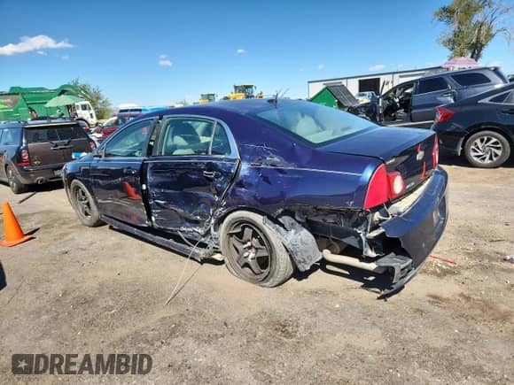 2011 Chevrolet Malibu 1LS z VIN 1G1ZB5E16BF220266, wystawiony jako Copart lot #84942085 z przebiegiem 216 547 mil mil oraz Szkoda całkowita • Salvage title. Historia ofert i sprzedaży dostępna na DreamBid. Obrazek 2.