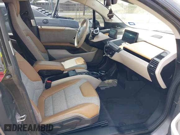 ✅ 2016 BMW i3 • VIN: WBY1Z4C50GV506206 • Lot: 41928411. Listed on IAAI with 41,148 mi. Free auction sales archive from the USA and detailed vehicle history report at DreamBid. Image 5.