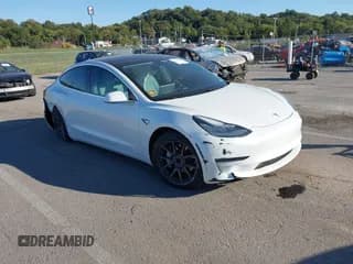 ✅ 2020 Tesla Model 3 Long Range • VIN: 5YJ3E1EB2LF720100 • Lot: 43426081. Wystawiony na IAAI z przebiegiem 61 297 mil. Bezpłatny archiwum sprzedaży aukcyjnych z USA i szczegółowy raport historii pojazdu na DreamBid. Zdjęcie 1.